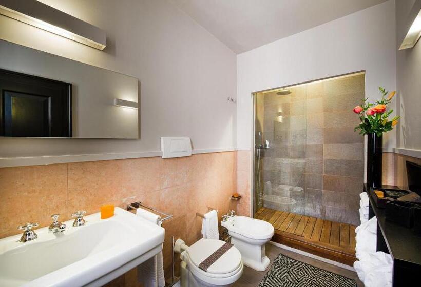 Suite, Charming House Dd724