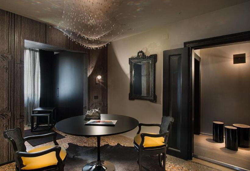 Suite, Charming House Dd724