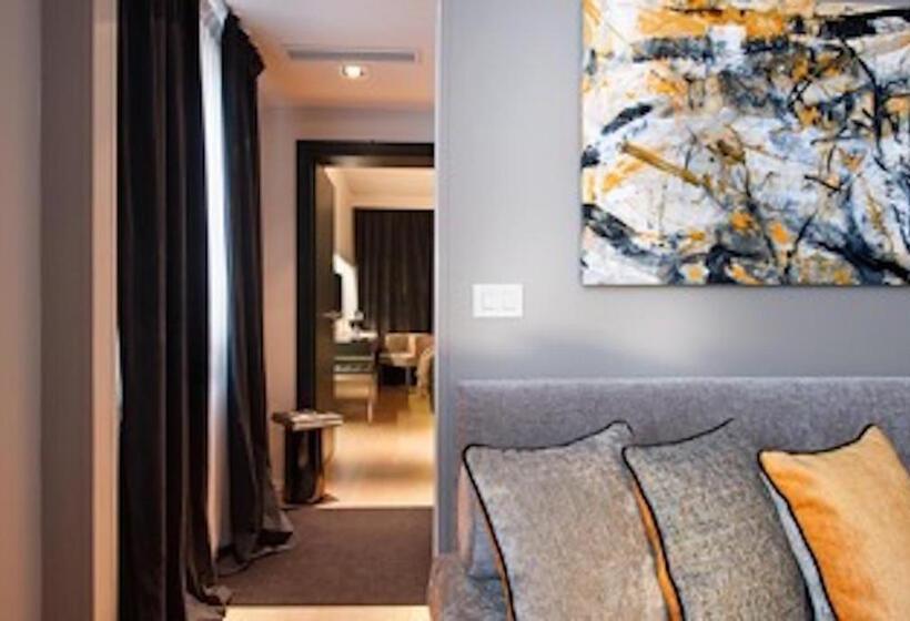 Suite, Charming House Dd724