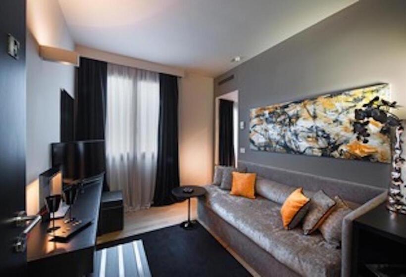 Suite, Charming House Dd724