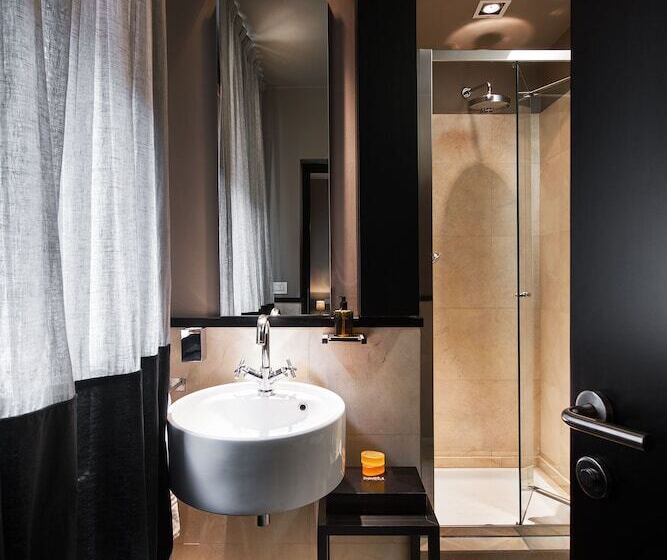 Comfort Room, Charming House Dd724