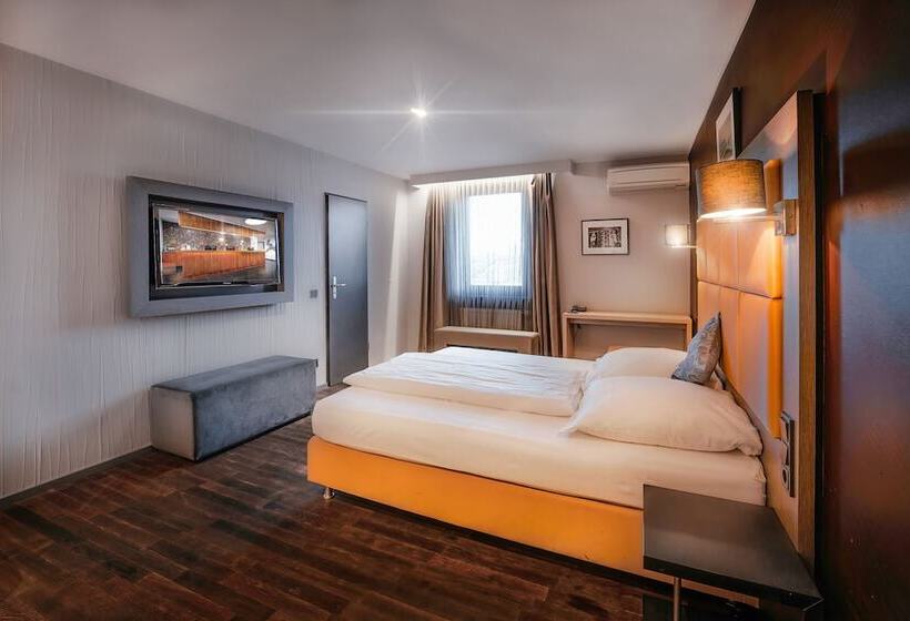 חדר סטנדרט, Cult Frankfurt City