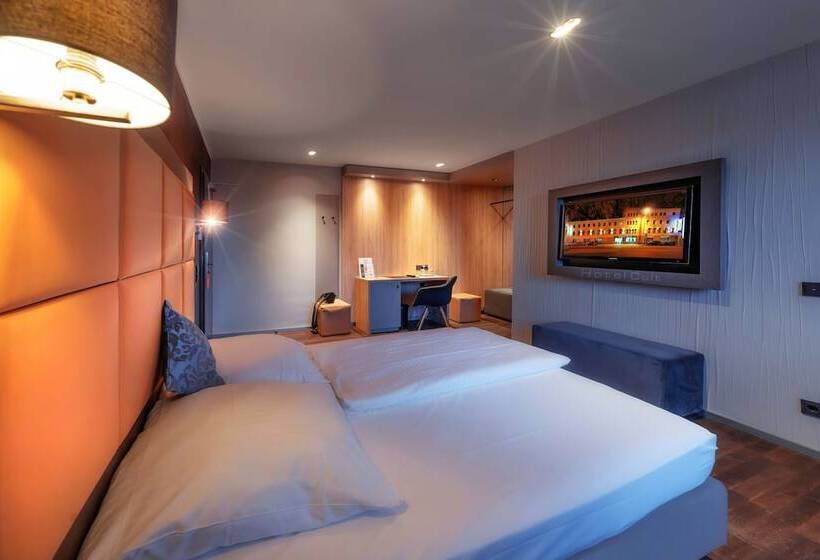 חדר סטנדרט, Cult Frankfurt City