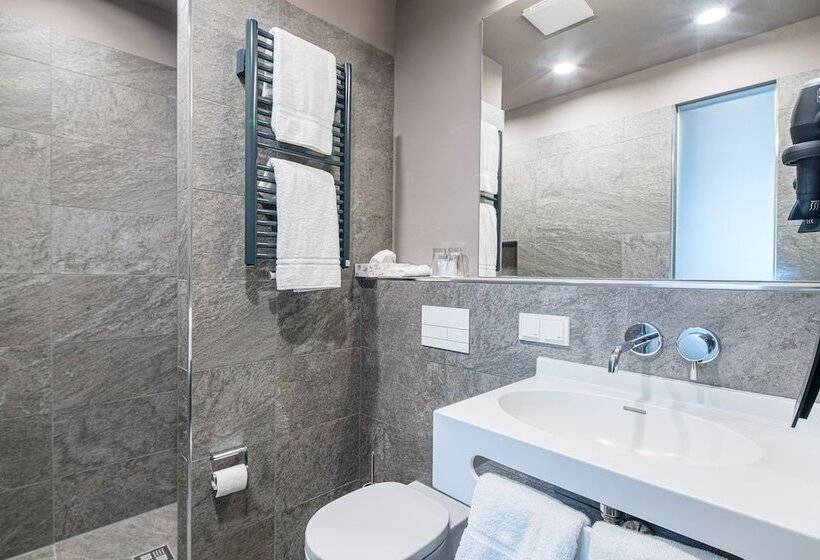 חדר קומפורט, Cult Frankfurt City