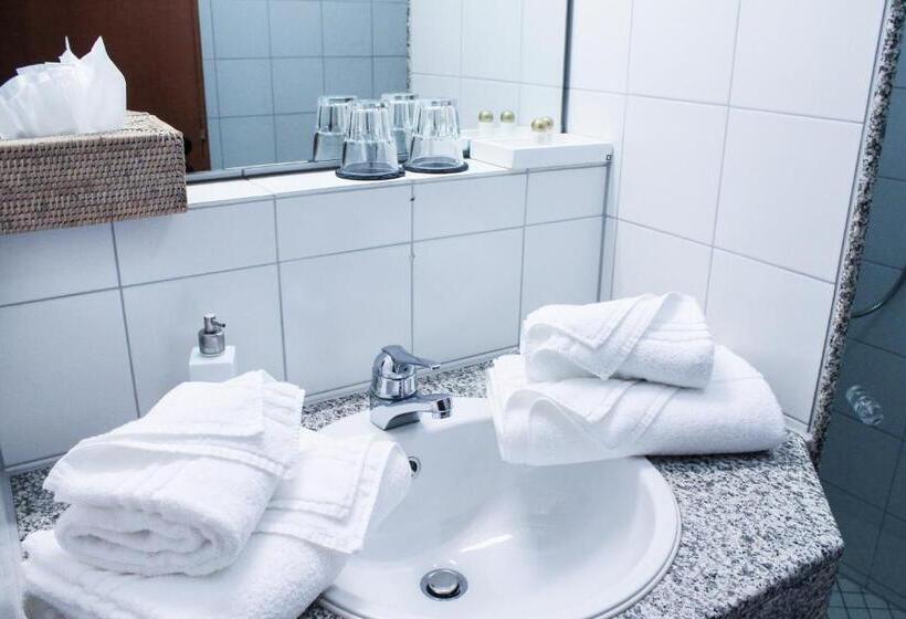 Suite Familiar, Princess Self Check In