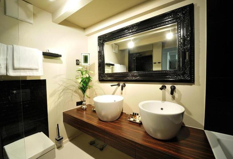 Полулюкс, Stage 47