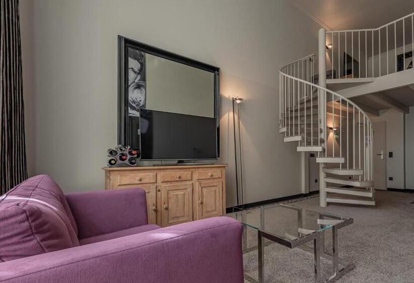 Полулюкс, Stage 47