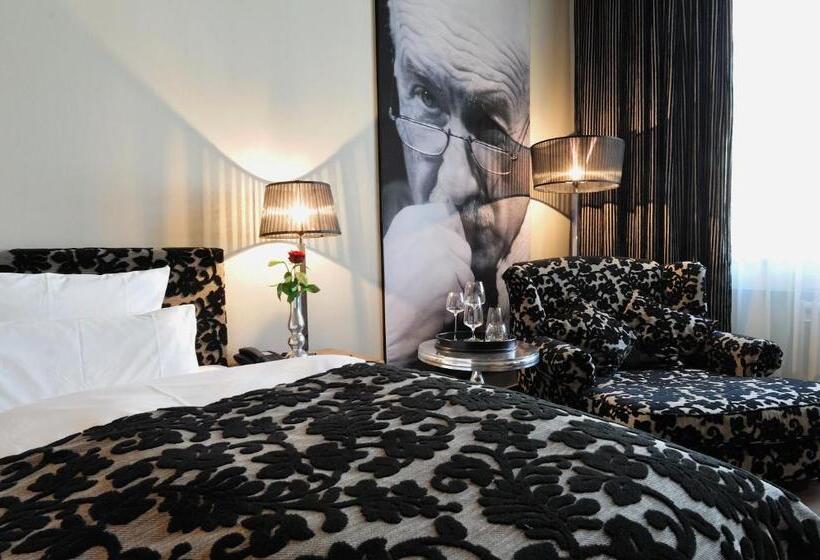 Номер Deluxe, Stage 47