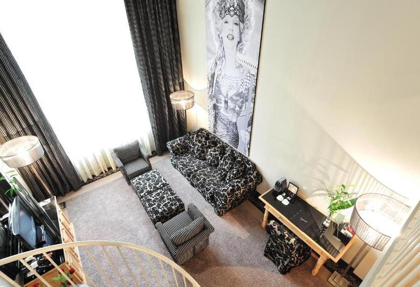 Полулюкс, Stage 47