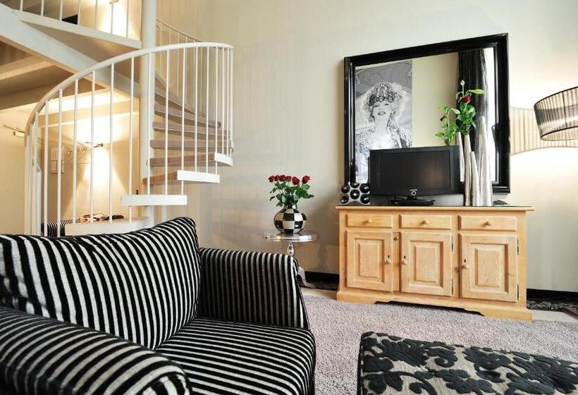 Полулюкс, Stage 47