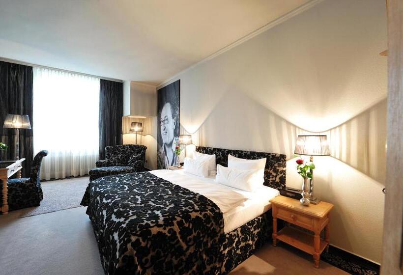 Номер Executive, Stage 47