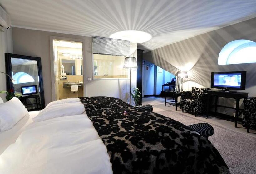 Номер Executive, Stage 47