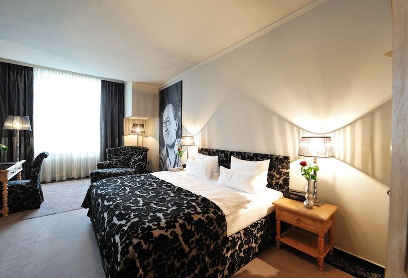 Номер Deluxe, Stage 47