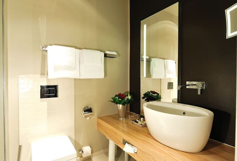 Полулюкс, Stage 47