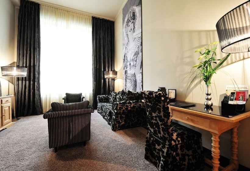 Полулюкс, Stage 47