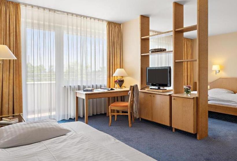 Семейный Номер, Styles Hotel Unterföhring