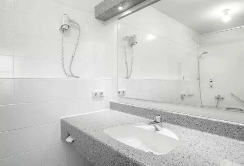 اتاق خانوادگی, Styles Hotel Unterföhring