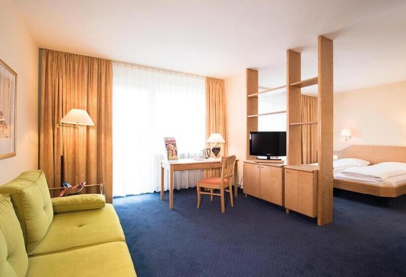 Семейный Номер, Styles Hotel Unterföhring
