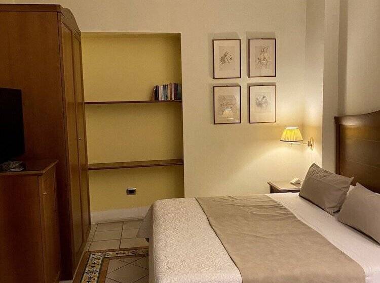 标准间, Akropolis  Museum