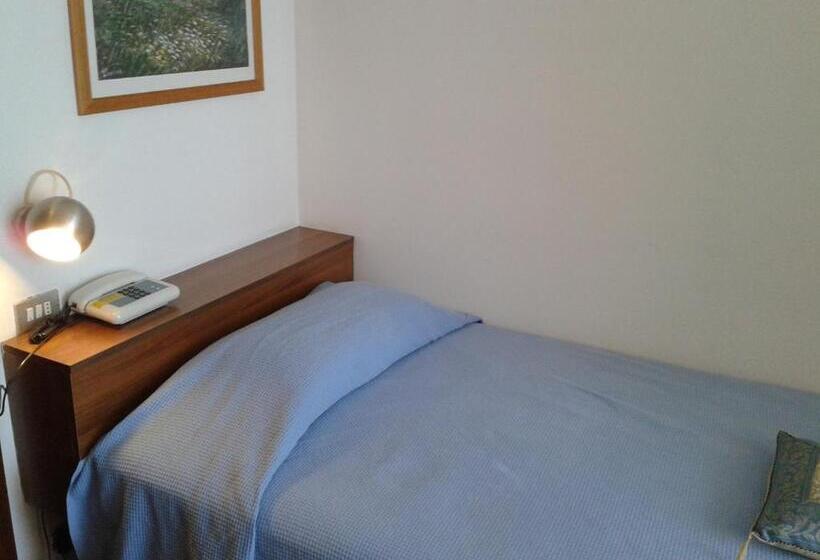 اتاق استاندارد یک نفره, Garden Hotel Tabiano