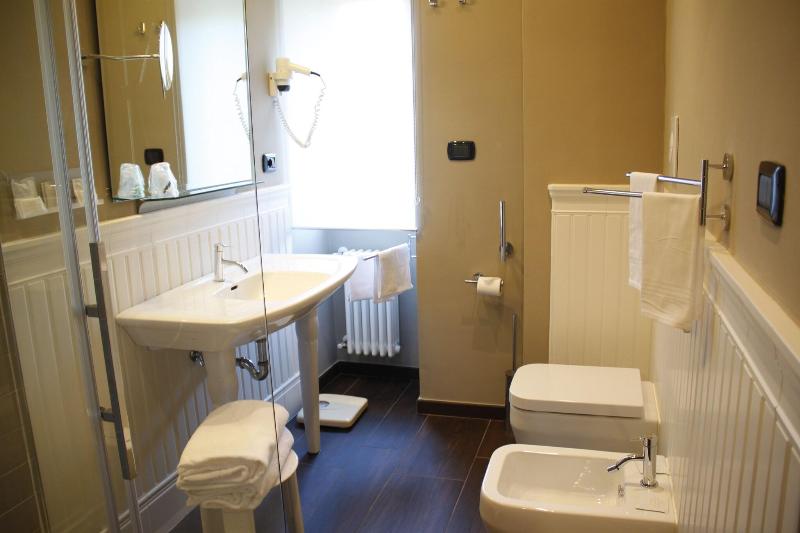 수피리어 룸, Ambasciatori Place