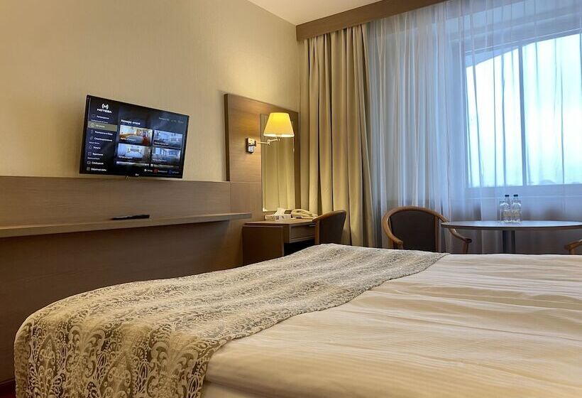 غرفة سوبيريور, Ambassador