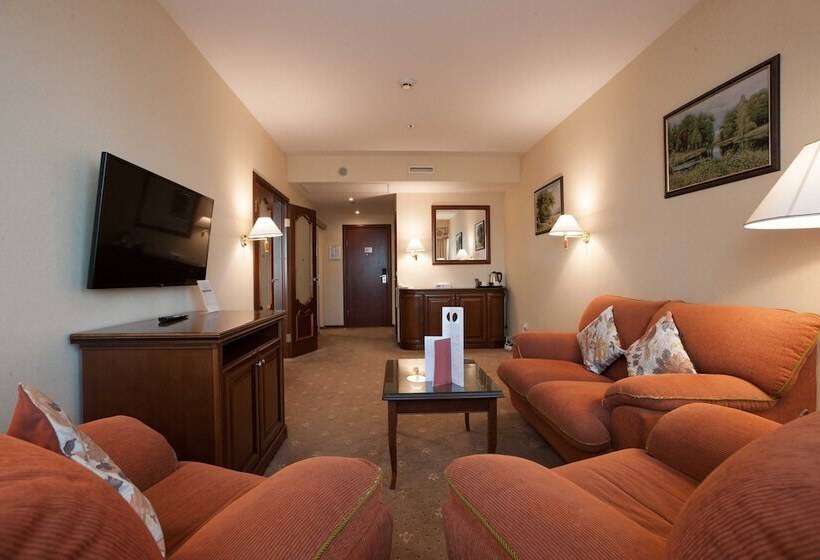 جناح, Ambassador