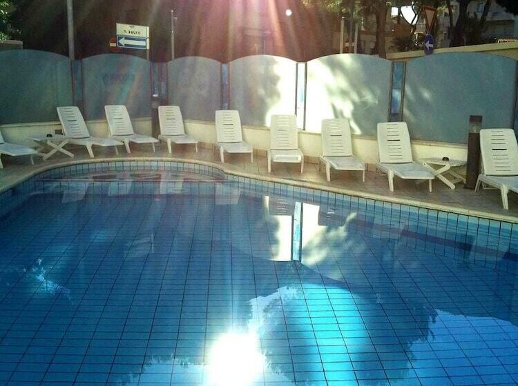 اتاق خانوادگی, Atrium