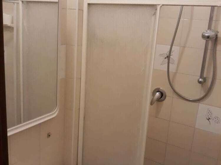 اتاق اکونومی, Atrium