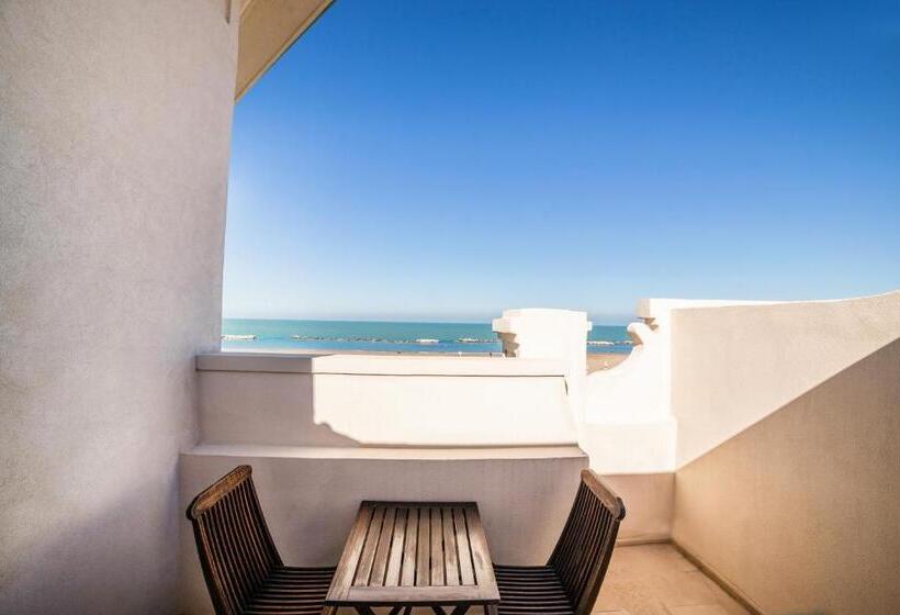 海景套房, Carducci 76