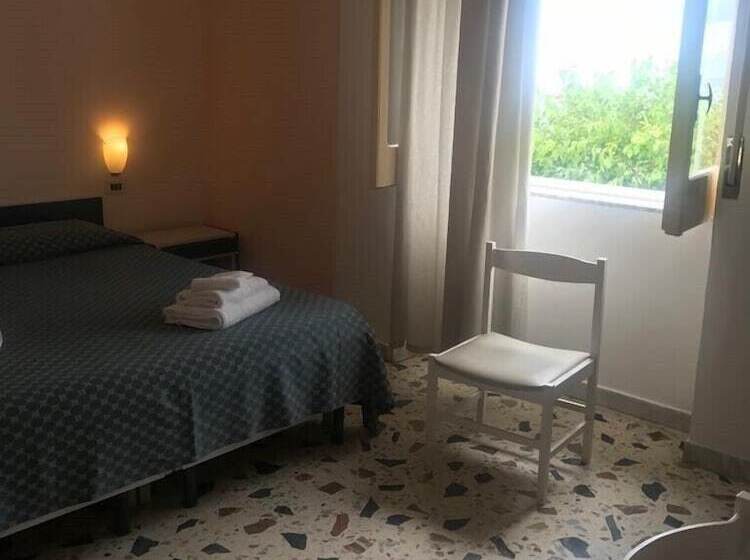 Номер Стандарт, Cinquestelle Albergo Del Centro Storico