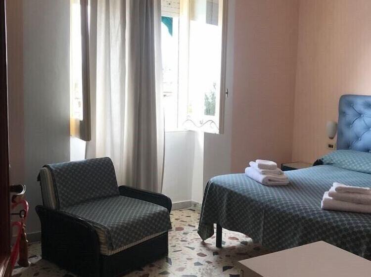 标准间, Cinquestelle Albergo Del Centro Storico