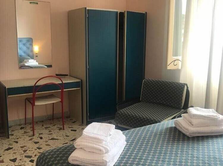 Номер Стандарт, Cinquestelle Albergo Del Centro Storico