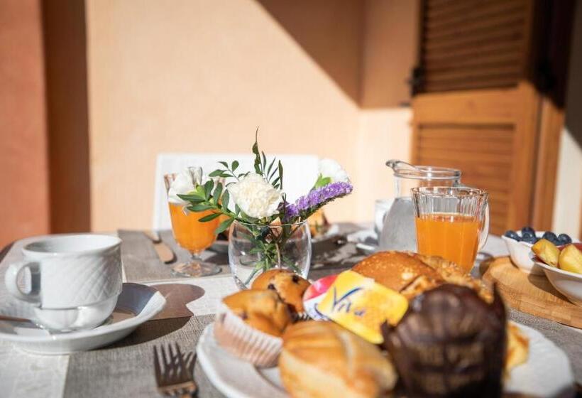 غرفة عائلية, Daniel