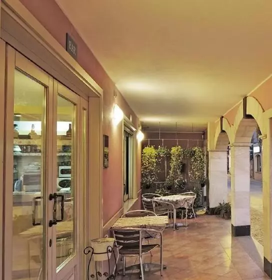 スタンダードルーム, Del Corso