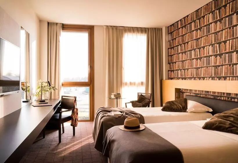 اتاق اجرایی سه نفره, Litta Palace Milano