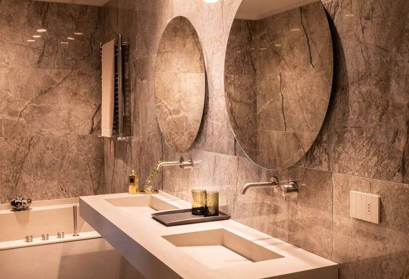 جناح مزود بجاكوزى, Litta Palace Milano