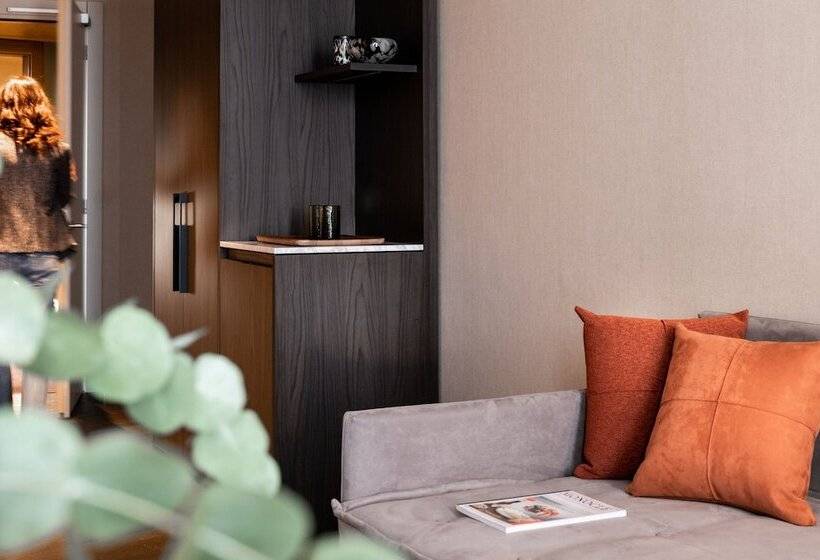 جناح مزود بجاكوزى, Litta Palace Milano