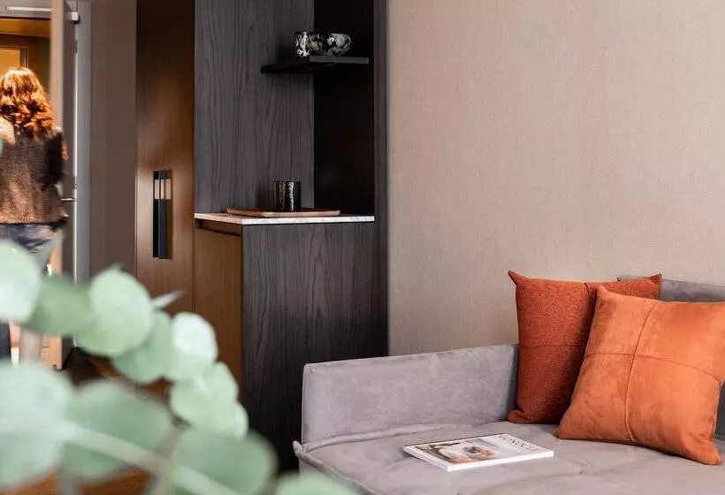 سوئیت با وان آب گرم, Litta Palace Milano