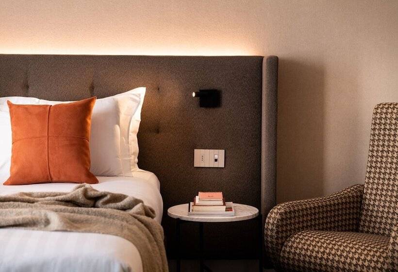 جناح مزود بجاكوزى, Litta Palace Milano