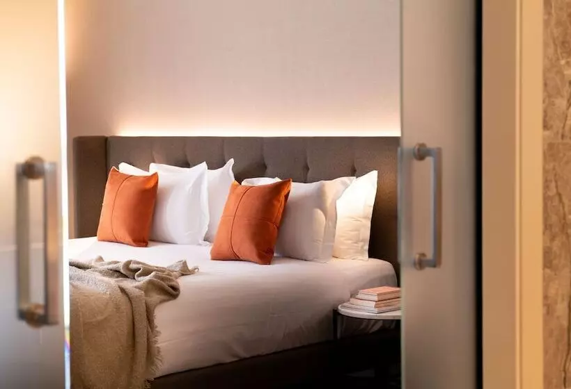 سوئیت با وان آب گرم, Litta Palace Milano