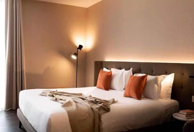سوئیت با وان آب گرم, Litta Palace Milano