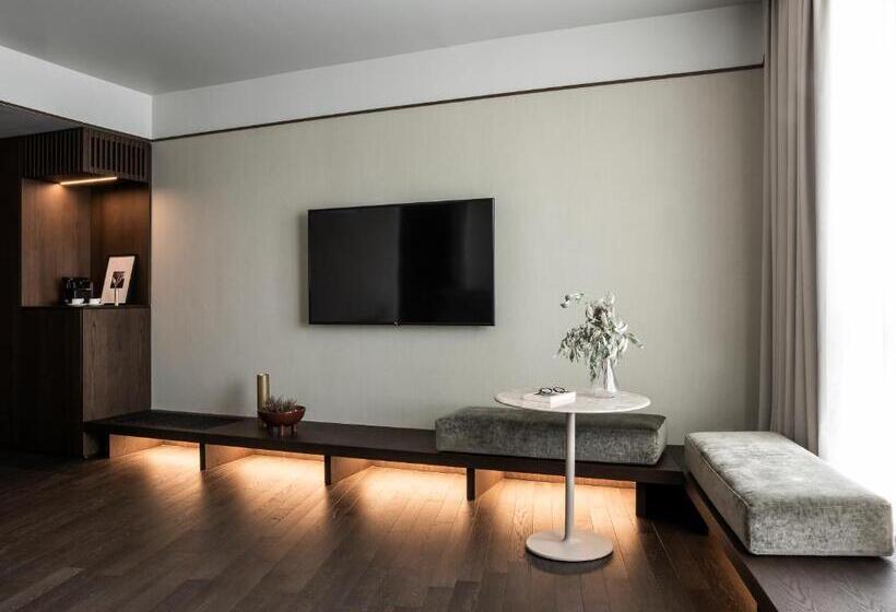 جناح, Litta Palace Milano