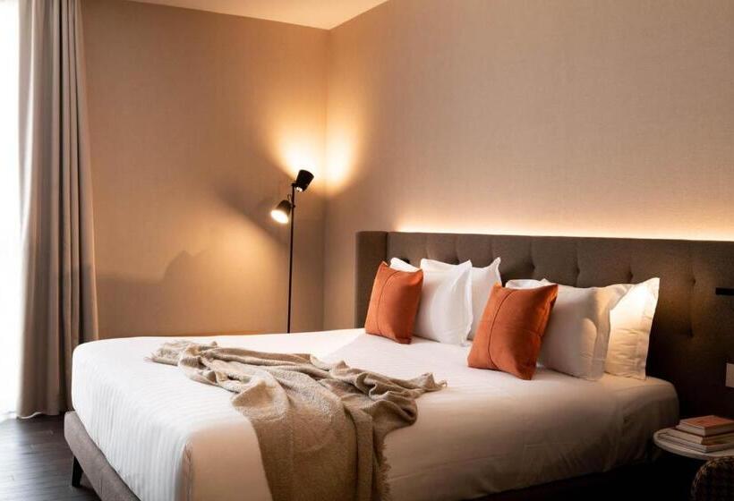 جناح مزود بجاكوزى, Litta Palace Milano