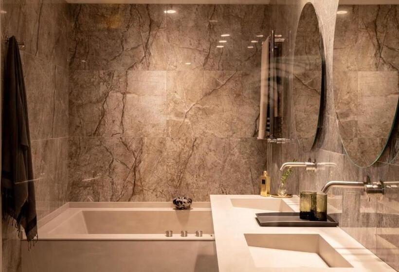 자쿠지 스위트, Litta Palace Milano