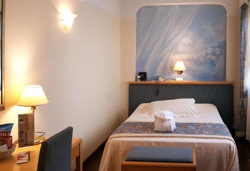 Номер Basic, Luna Riccione E Aqua Spa Only Adults +12