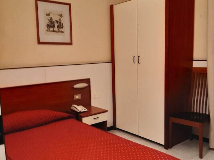 اتاق اکونومی یک تخته, Mayorca