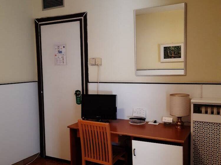 اتاق استاندارد یک نفره, Mayorca