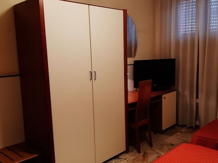 اتاق استاندارد سه نفره, Mayorca