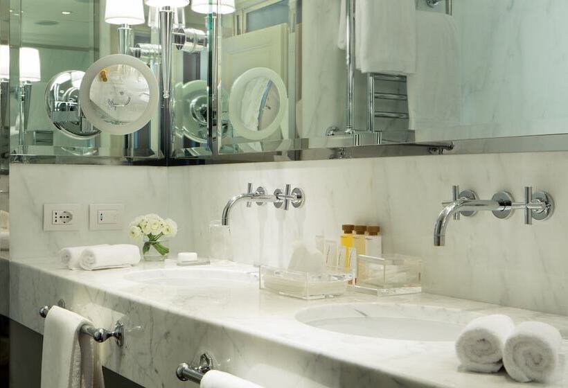 سوییت خانوادگی, Portrait Firenze  Lungarno Collection